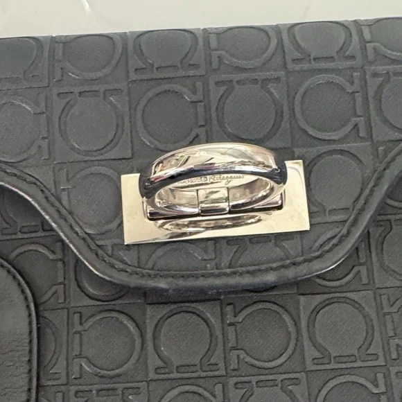 Salvatore Ferragamo Vintage Logo-Embossed Leather Shoulder Bag – Black - Picture 8 of 12